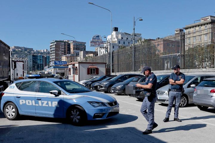 Poliziotta stuprata a napoli