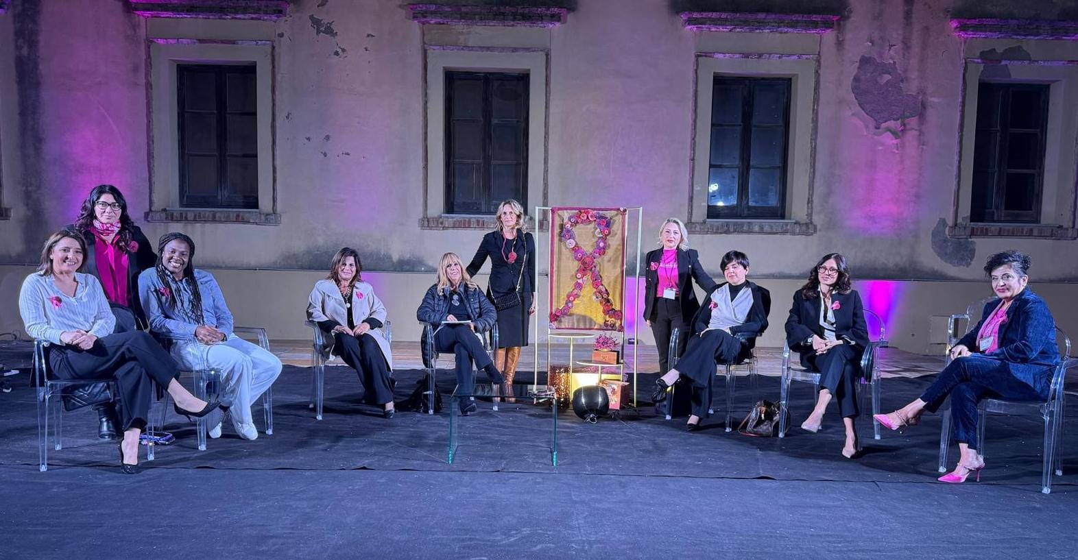 “Locride in Rosa”, nella Corte del Palazzo di Città a Locri una serata dedicata alla salute e al benessere femminile